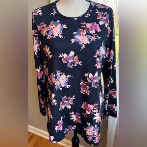 J. Jill Performance Fit long sleeved Navy Floral Long Sleeve Tee Shirt Medium